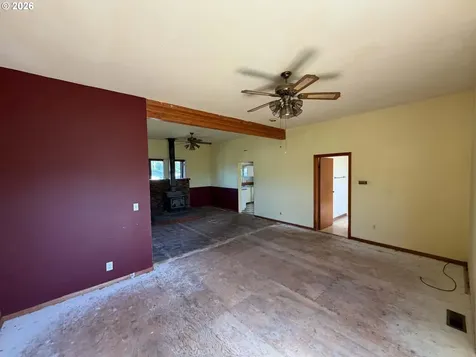 1063 SE Jackson Street Roseburg OR 97470