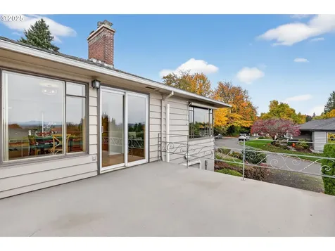 8112 SW 5th Avenue Portland OR 97219