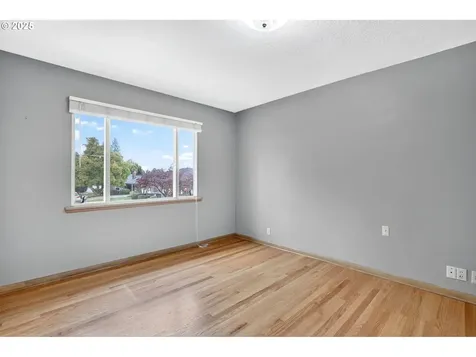 8112 SW 5th Avenue Portland OR 97219