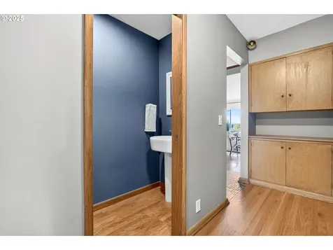 8112 SW 5th Avenue Portland OR 97219