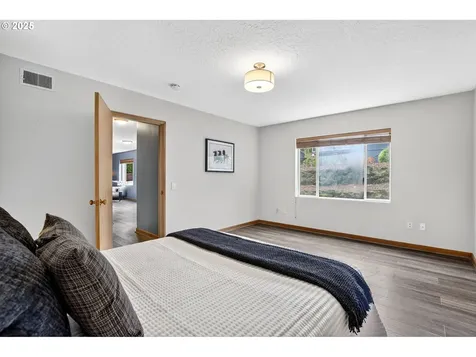 8112 SW 5th Avenue Portland OR 97219