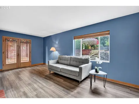 8112 SW 5th Avenue Portland OR 97219