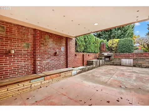 8112 SW 5th Avenue Portland OR 97219