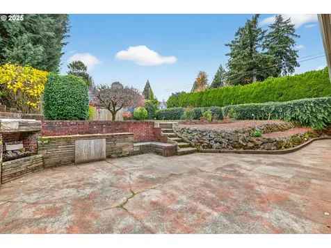 8112 SW 5th Avenue Portland OR 97219