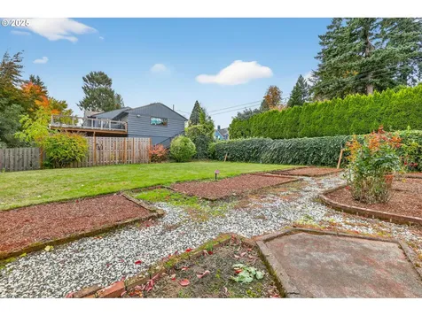 8112 SW 5th Avenue Portland OR 97219