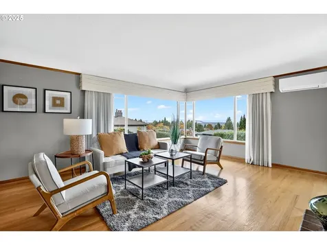 8112 SW 5th Avenue Portland OR 97219