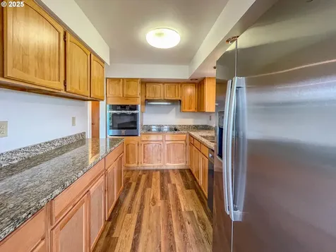 1910 NW Delridge Avenue Roseburg OR 97471