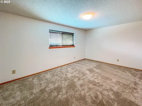 1910 NW Delridge Avenue Roseburg OR 97471