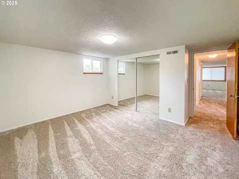 1910 NW Delridge Avenue Roseburg OR 97471