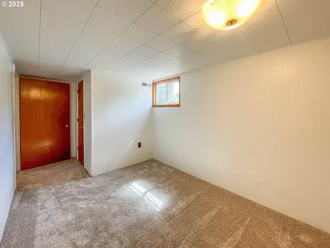 1910 NW Delridge Avenue Roseburg OR 97471