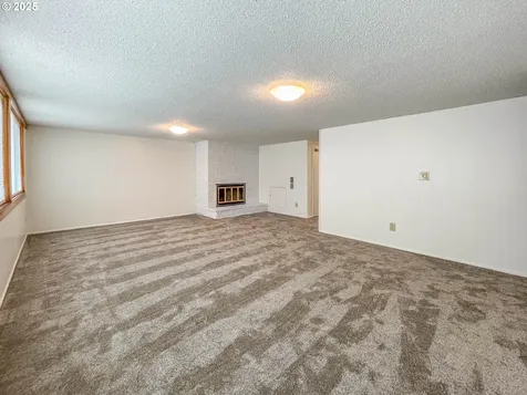 1910 NW Delridge Avenue Roseburg OR 97471