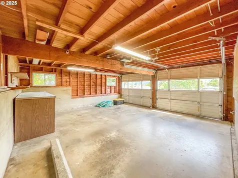 1910 NW Delridge Avenue Roseburg OR 97471