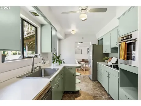 2115 NE 136th Avenue Portland OR 97230
