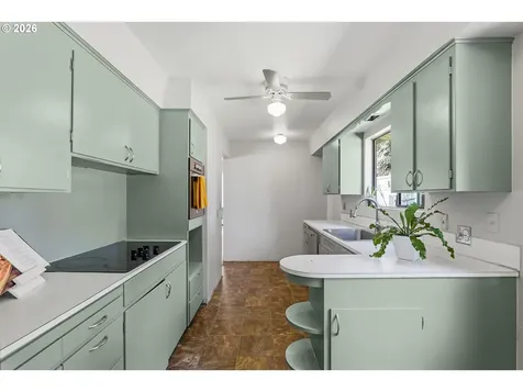 2115 NE 136th Avenue Portland OR 97230