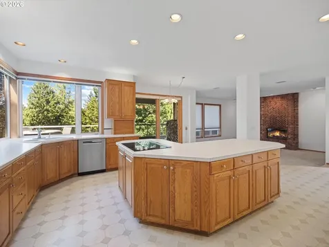 9325 NW Old Skyline Boulevard Portland OR 97231