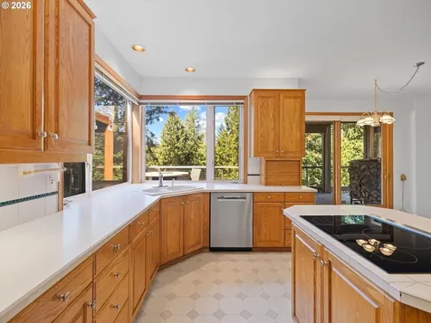 9325 NW Old Skyline Boulevard Portland OR 97231