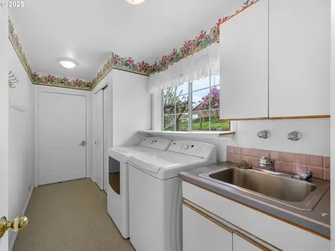 343 Hemlock Street Seaside OR 97138