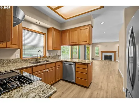 1162 S 69th Street Springfield OR 97478