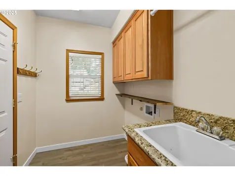 1162 S 69th Street Springfield OR 97478