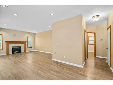 1162 S 69th Street Springfield OR 97478