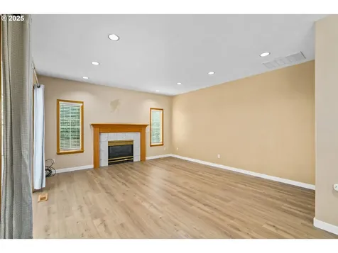 1162 S 69th Street Springfield OR 97478