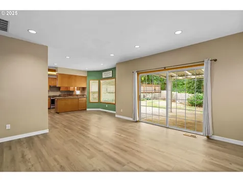 1162 S 69th Street Springfield OR 97478