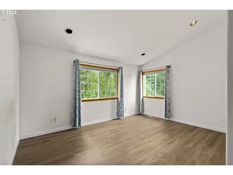 1162 S 69th Street Springfield OR 97478