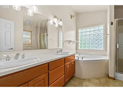 1162 S 69th Street Springfield OR 97478