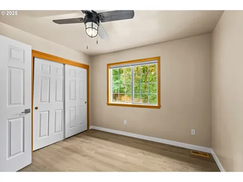 1162 S 69th Street Springfield OR 97478