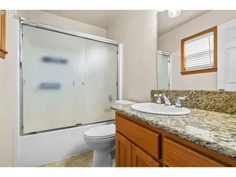 1162 S 69th Street Springfield OR 97478