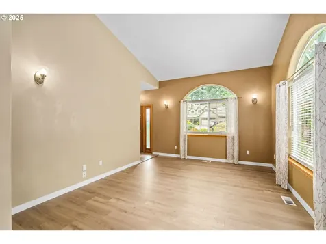 1162 S 69th Street Springfield OR 97478