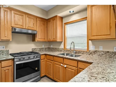 1162 S 69th Street Springfield OR 97478