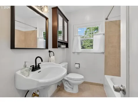 2241 SE 92nd Avenue Portland OR 97216
