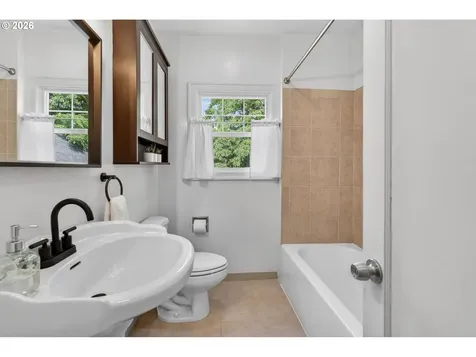 2241 SE 92nd Avenue Portland OR 97216