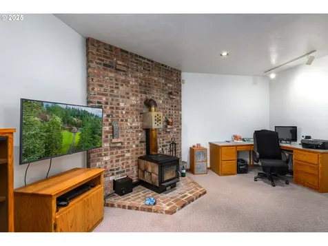27442 Crow Road Eugene OR 97402