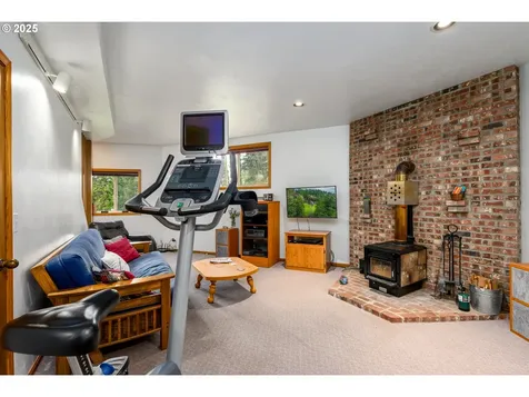 27442 Crow Road Eugene OR 97402