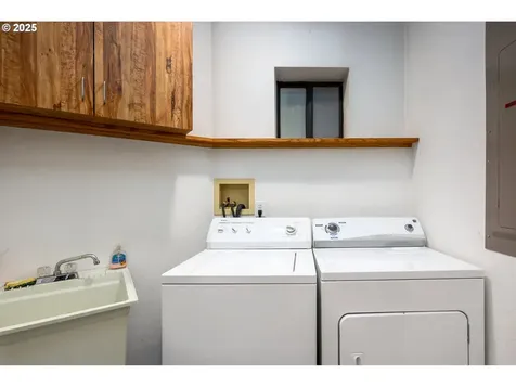 27442 Crow Road Eugene OR 97402