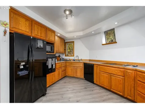 27442 Crow Road Eugene OR 97402