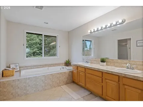 3316 NW 130th Circle Vancouver WA 98685