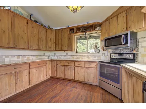 24800 NE W H Garner Road Yacolt WA 98675