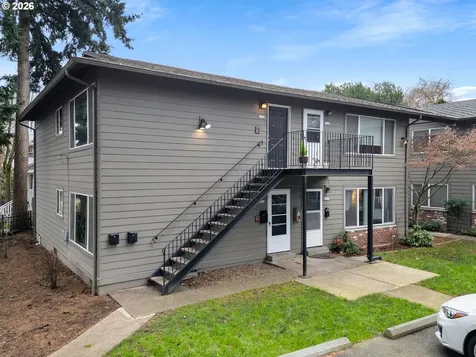1626 SE Ash Street Portland OR 97214