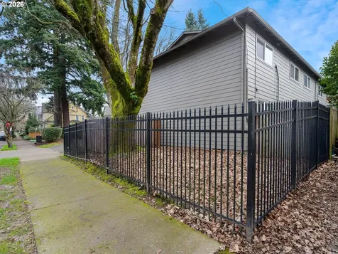 1626 SE Ash Street Portland OR 97214