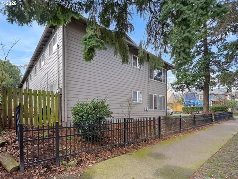 1626 SE Ash Street Portland OR 97214