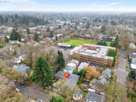 1626 SE Ash Street Portland OR 97214