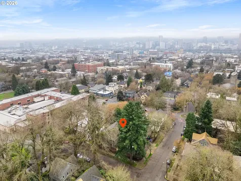 1626 SE Ash Street Portland OR 97214