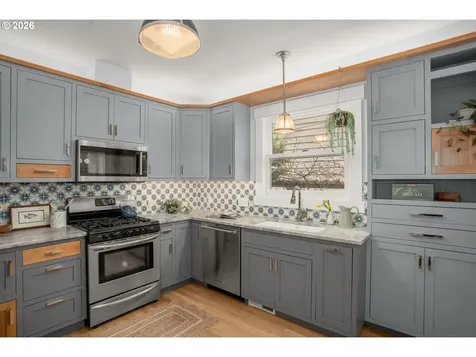 1800 SE 42nd Avenue Portland OR 97215