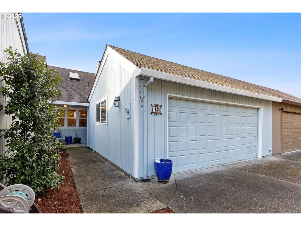 1120 NW Shadywood Street Mcminnville OR 97128