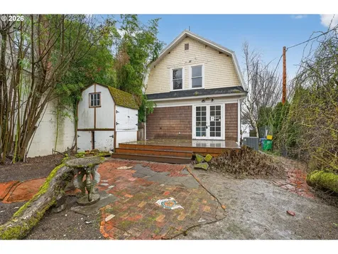 317 NE Sacramento Street Portland OR 97212