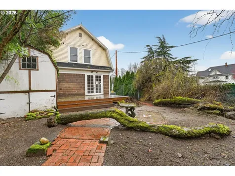 317 NE Sacramento Street Portland OR 97212