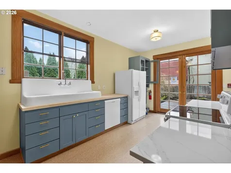 317 NE Sacramento Street Portland OR 97212
